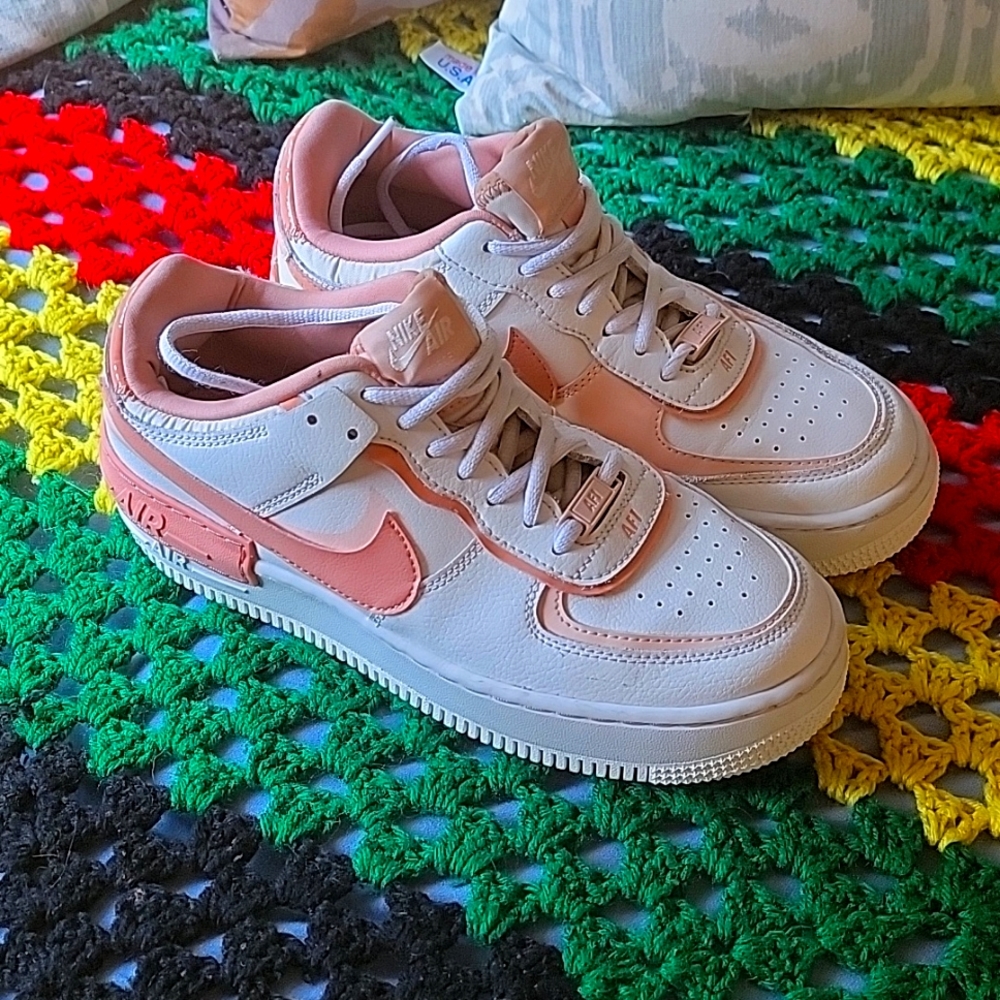 Nike Women's Sneakers White and Peach Pink Low-Top